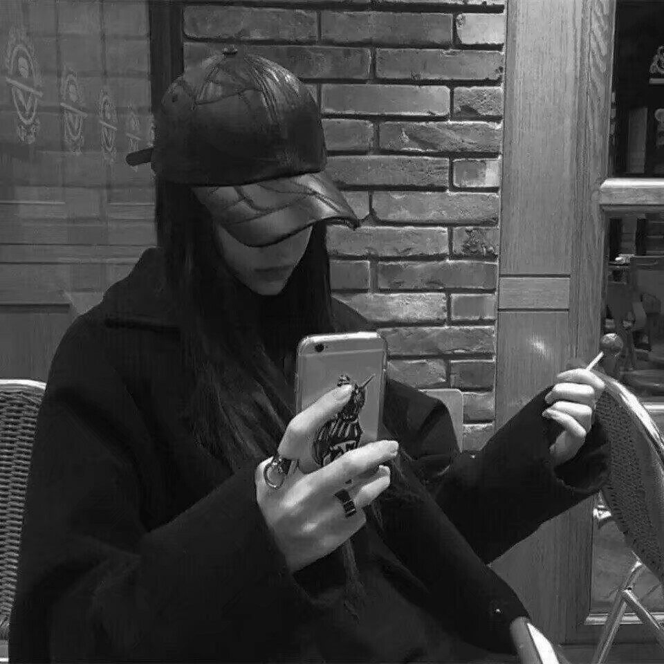 吸烟风格头像 帅气的吸烟头像