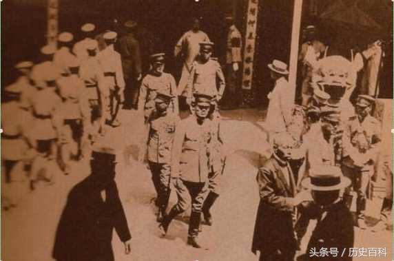 日本军队为何在1931年才敢入侵中国，一切都怪这个人！