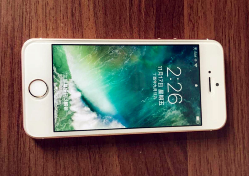 999元的iPhone SE入门感受：小屏手机的特性当担！
