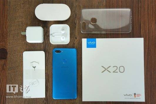 vivo X20手机上vivo蓝颜色拆箱图赏：蓝田生翠玉，名门世家出贤能