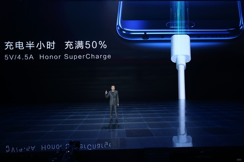 2699元起/软硬双AI 荣耀V10正式发布
