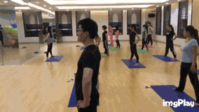 聊城最美瑜伽女教练走红网络 爆美身材教您做高温瑜伽