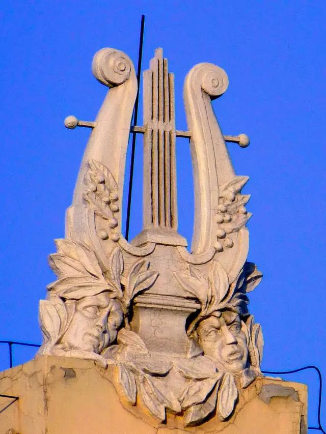 哈尔滨近代建筑中的人像雕塑(下)