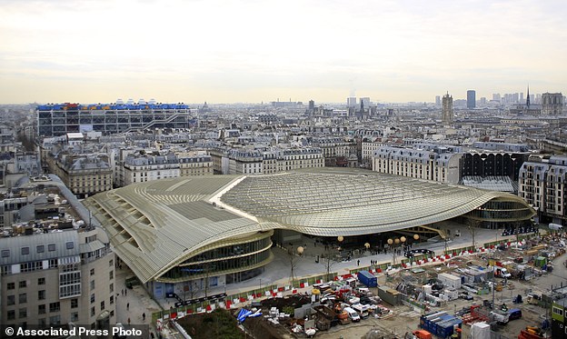 巴黎恐怖事件又如何？法国游客量不减反增