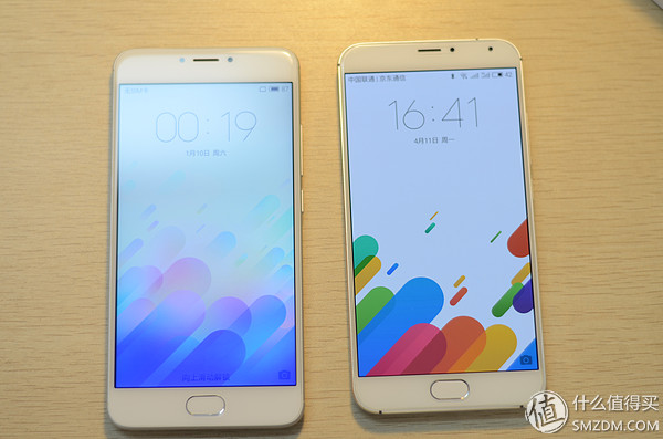 #本站首晒# 谁说旗舰机才有2.5D？MEIZU 魅族 魅蓝 Note3 银白色 开箱