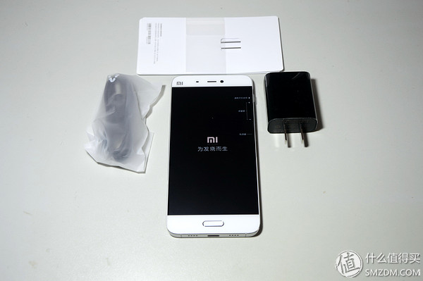 值得购买的手机：白色版 MI 小米 5 简单开箱