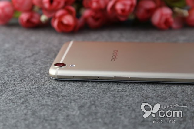 全新升级凝光身材曲线设计方案 OPPO R9 Plus拆箱图赏