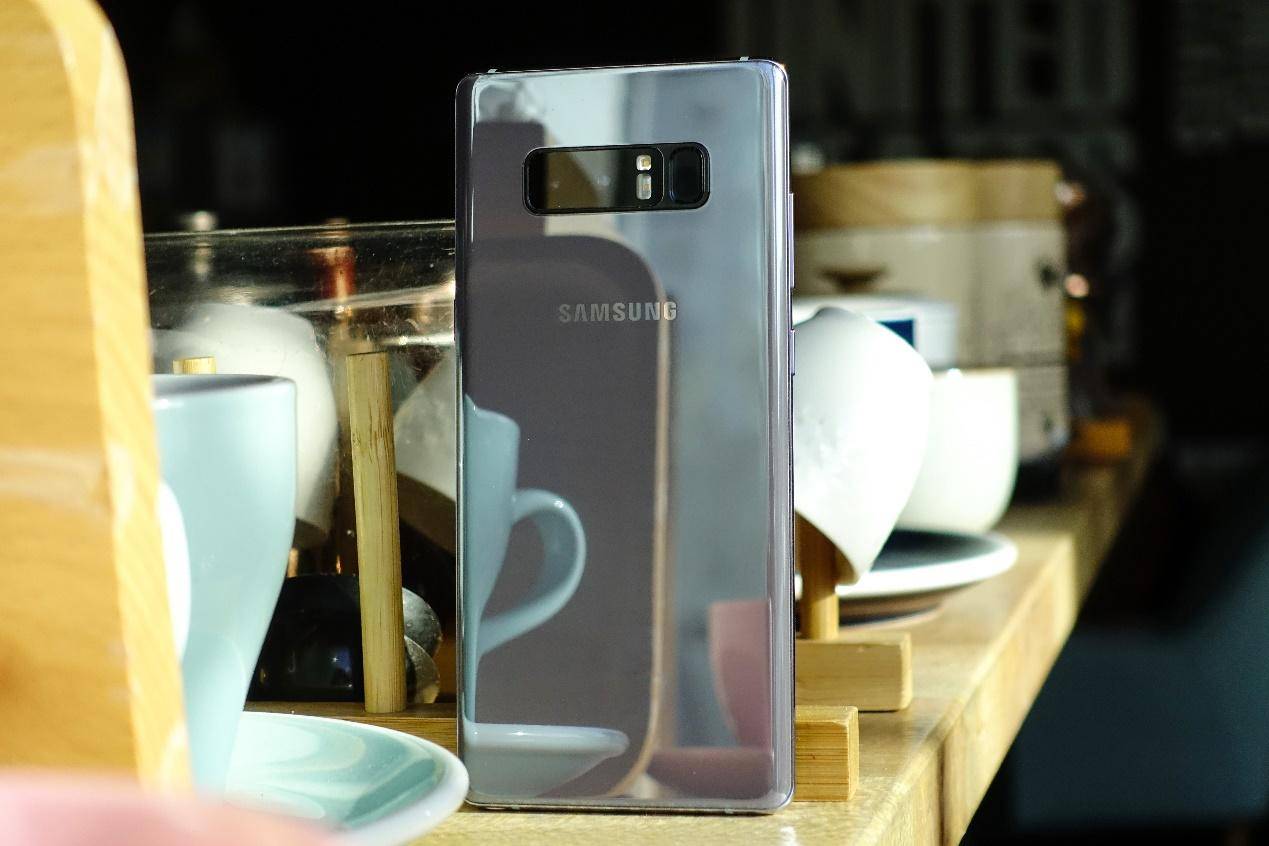 再强大的苹果在它面前还是要低头 三星Note8上手评测