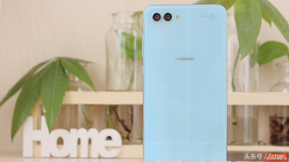 前后左右两千万四摄像镜头造就颜值爆表內外兼顾，HUAWEI nova 3s图赏