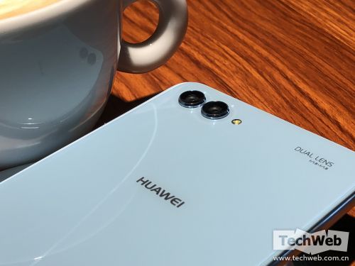 全玻璃机身+四摄像头颜值旗舰：HUAWEI nova 2s评测！