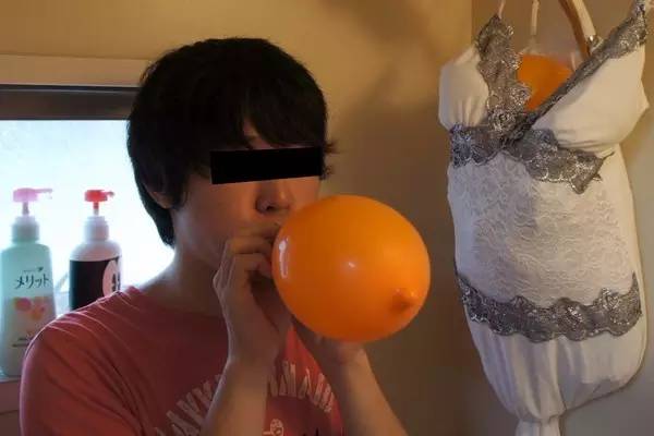 自从有了美少女淋浴喷头，这位日本宅男成功收获了爱情| 故事