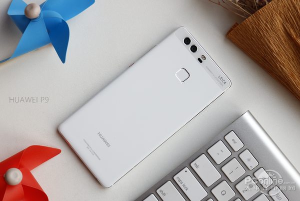 华为公司申请注册7P商标logo:代工生产新一代Nexus手机上?