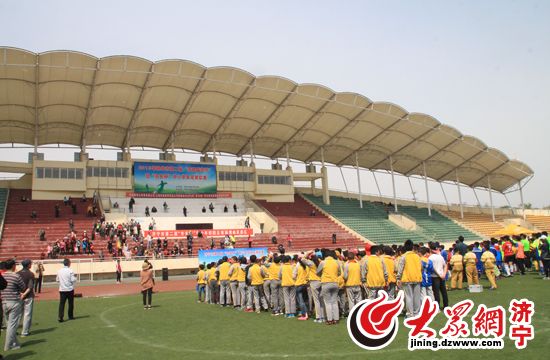 济宁市第二届“市长杯”青少年足球联赛胜利闭幕