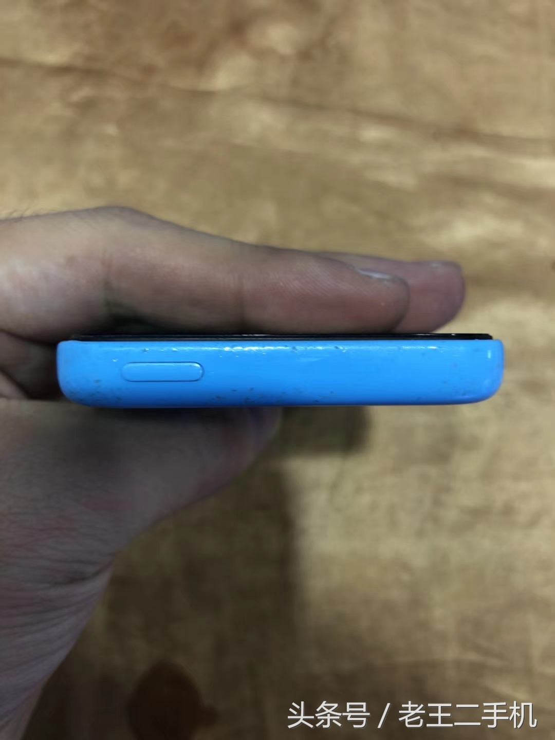 iPhone 5c、iPhone 5，三四百块钱的备用机，就俩字，划算