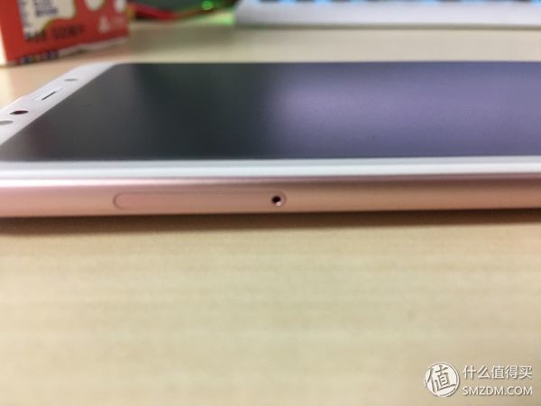 强制全面屏手机？红米note5Plus 先发拆箱 评述