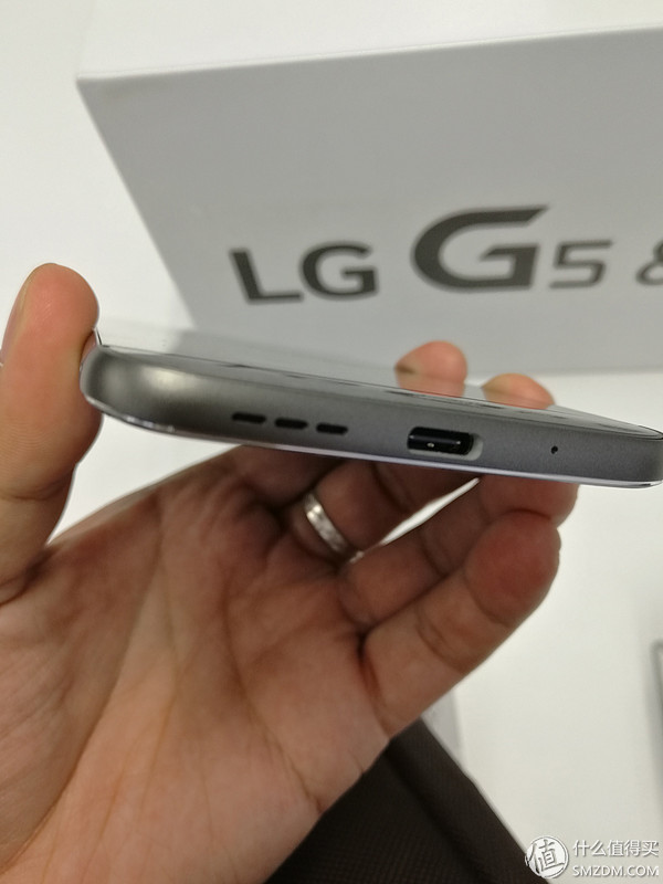 LG HBS-500 蓝牙颈带式耳机 开箱（兼谈LG G5的简单体验）