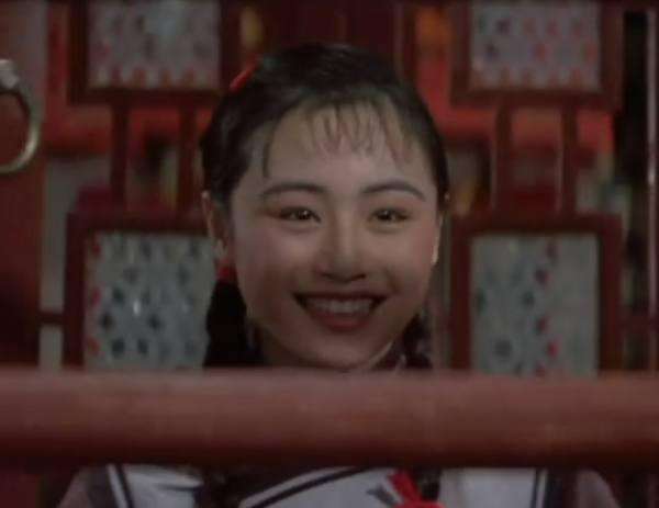 坚持不用替身的那些女演员们，把自己奉献给了屏幕，却伤害了自己
