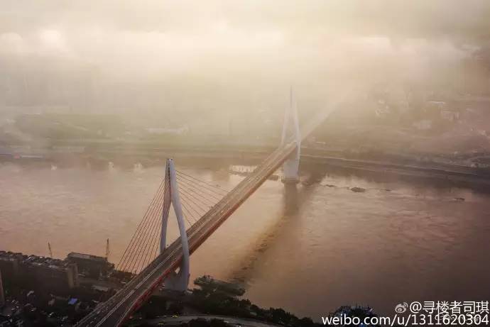天赐美景！重庆昨日出现罕见平流雾，摄影师记录下了精彩的奇景！