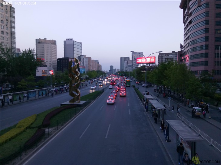 乐2手机评测：1099元 要革千元机的命