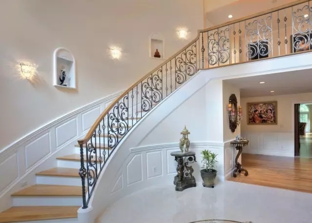 楼梯墙面这样设计，太美了！家里来谁不想看一看！