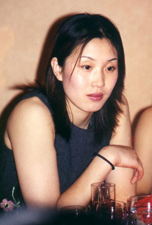 她是中国女排“白银一代”最美的代表，嫁给香港公务员