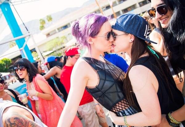 带你去看看 全世界最大的女同性恋派对是啥样的？