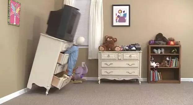 这种柜子连夺3个孩子性命，父母们知道家里的隐患吗
