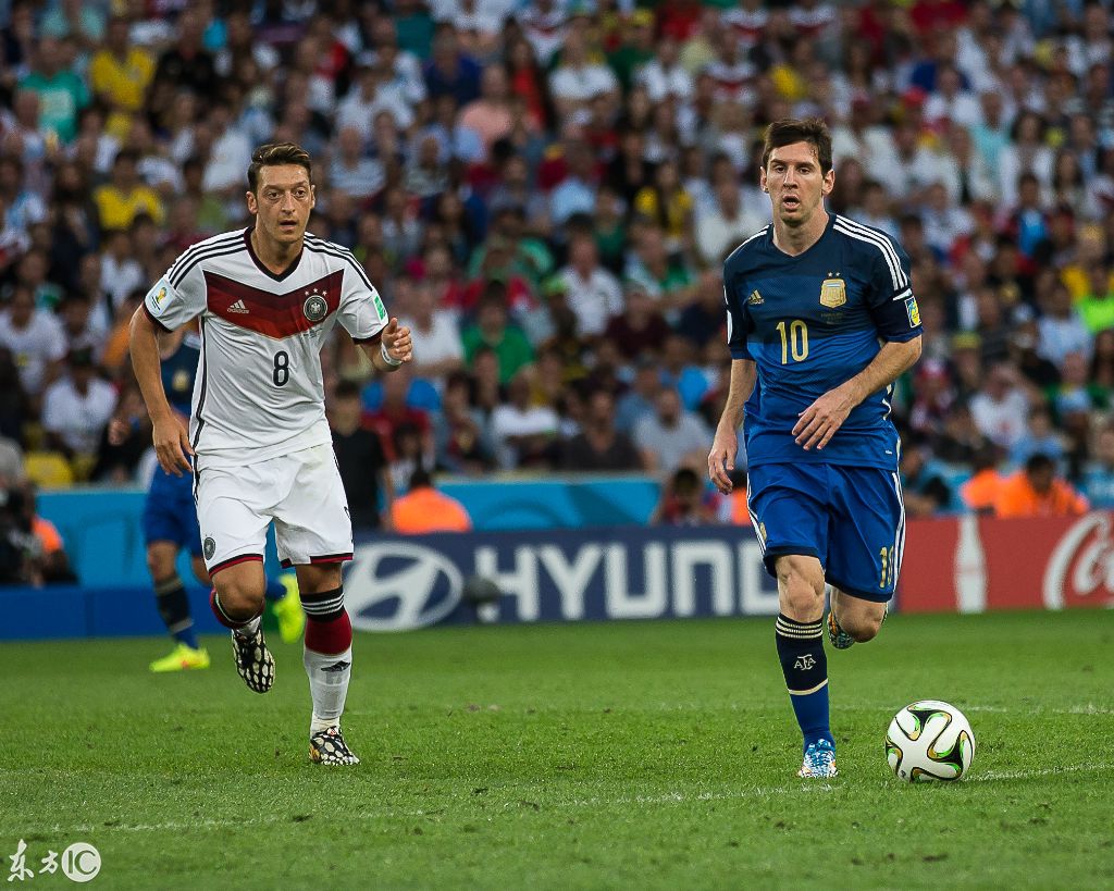 老照片:2014世界杯决赛瞬间,兴奋的德国队,迷茫的梅球王