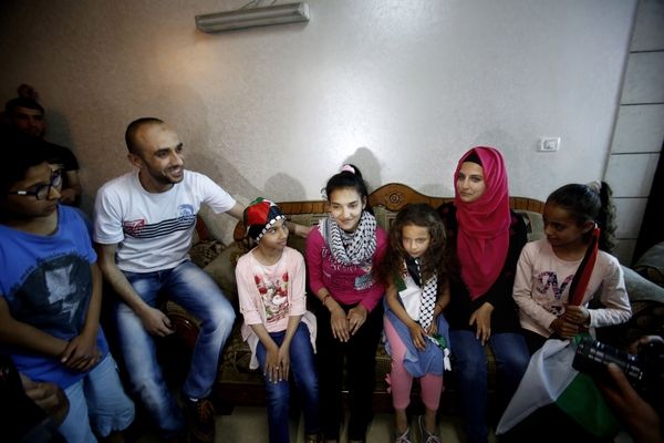 以色列释放最年轻巴勒斯坦女囚