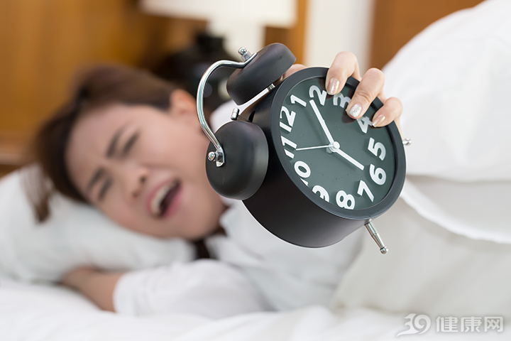 几点睡觉最合适？睡眠科主任：4碗汤胜过安眠药