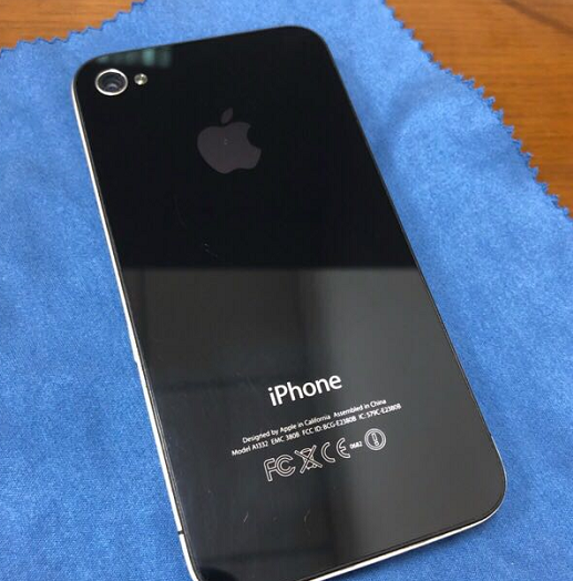 180元买七年前iPhone4当备用机，拟有机化学系统软件！品相靓失明！