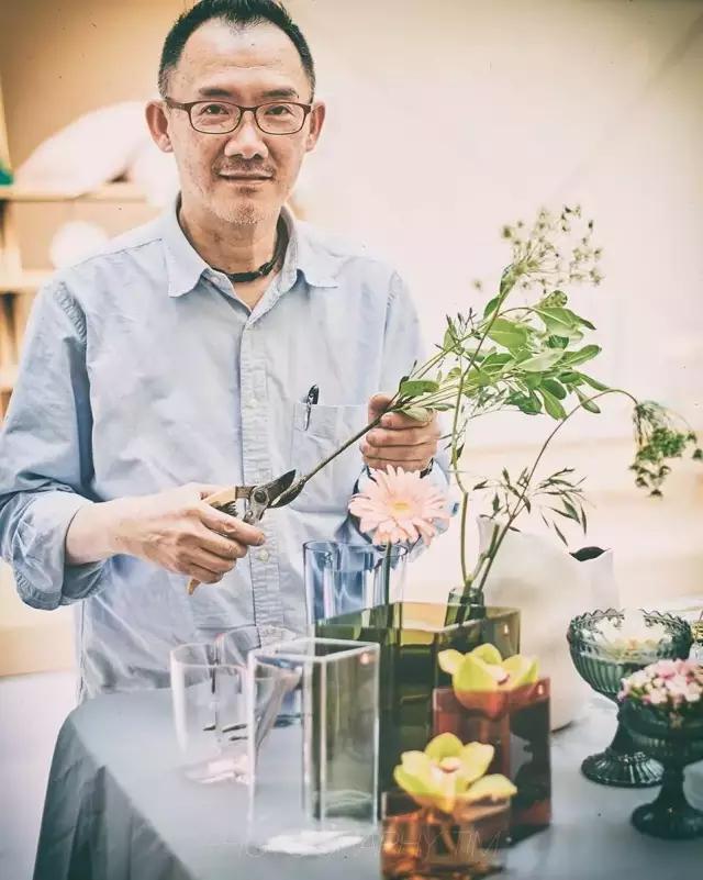 资深香港花艺设计师，十逾年技艺沉淀，只为开一家惊艳的花店