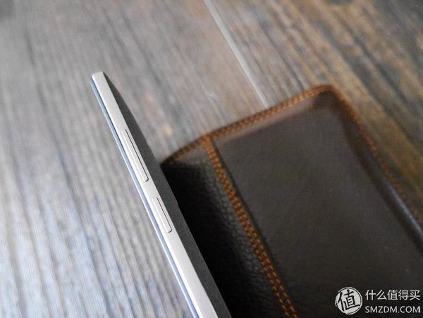 不将就？不讲究？ OnePlus 一加手机2 砂岩黑版拆箱