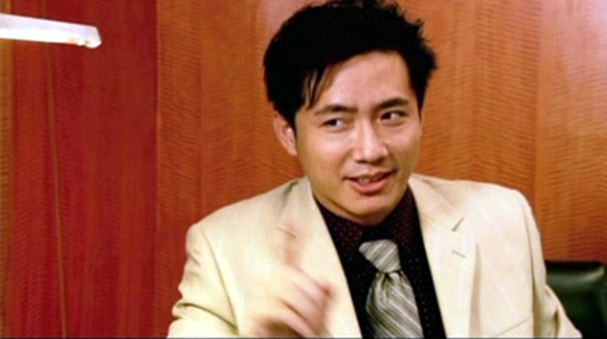 像在《少年包青天》里,演得是和"楚楚"继母有染的"杨开";在《律政佳人