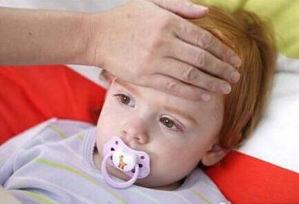 宝宝发烧，可能是幼儿急疹！这些方法快速判断，淡定应对