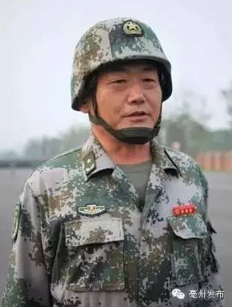 大阅兵训军长的那名士兵退伍了，万万没想到：他是亳州人！