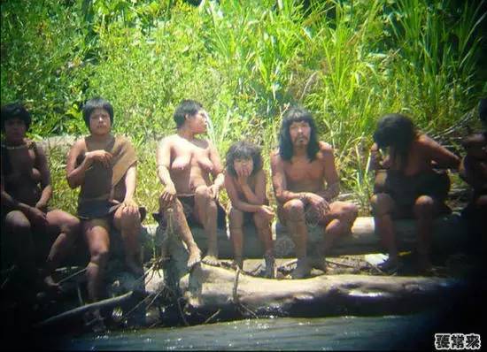 实拍亚马逊原始部落居民，与世隔绝600年