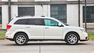 30万不到可买道奇最霸气7座SUV：酷威啥都好就是太费油