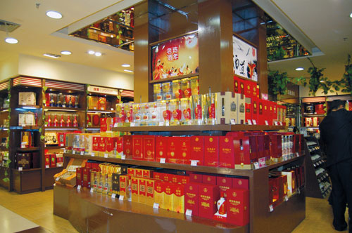 北京：男子被酒瓶炸伤 状告超市索赔4.9万