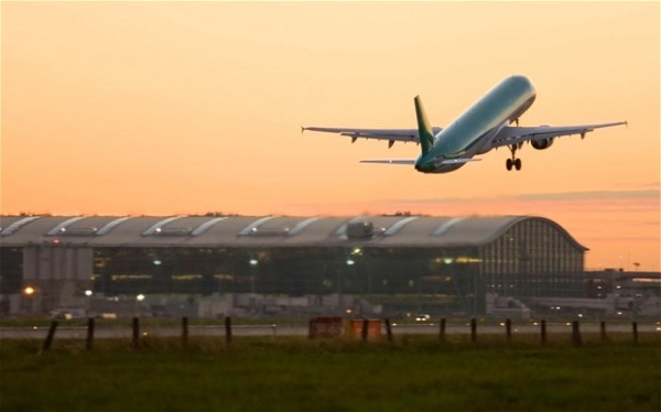 希斯罗机场或禁航班深夜升降 争取兴建第3跑道