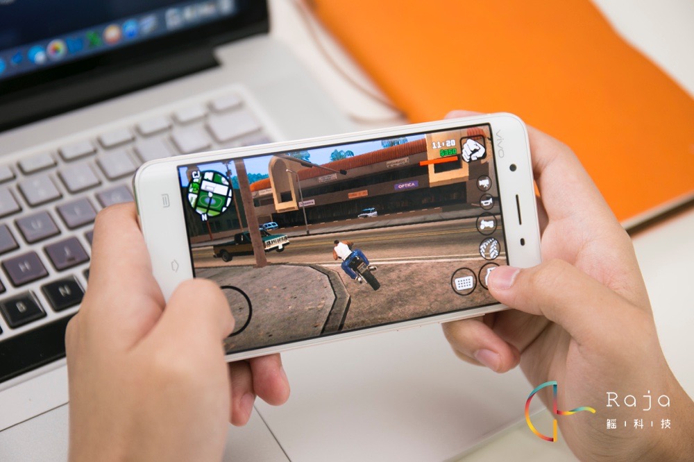 剛柔并濟 頂尖規范，vivo Xplay5專業版手機游戲特性感受
