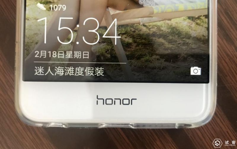 给父母的新年礼物—HONOR 老旗舰荣耀8 手机 开箱