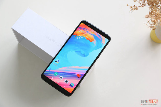 确实是以不轻易将就吗？凶悍高配 OnePlus 5T 再推荐