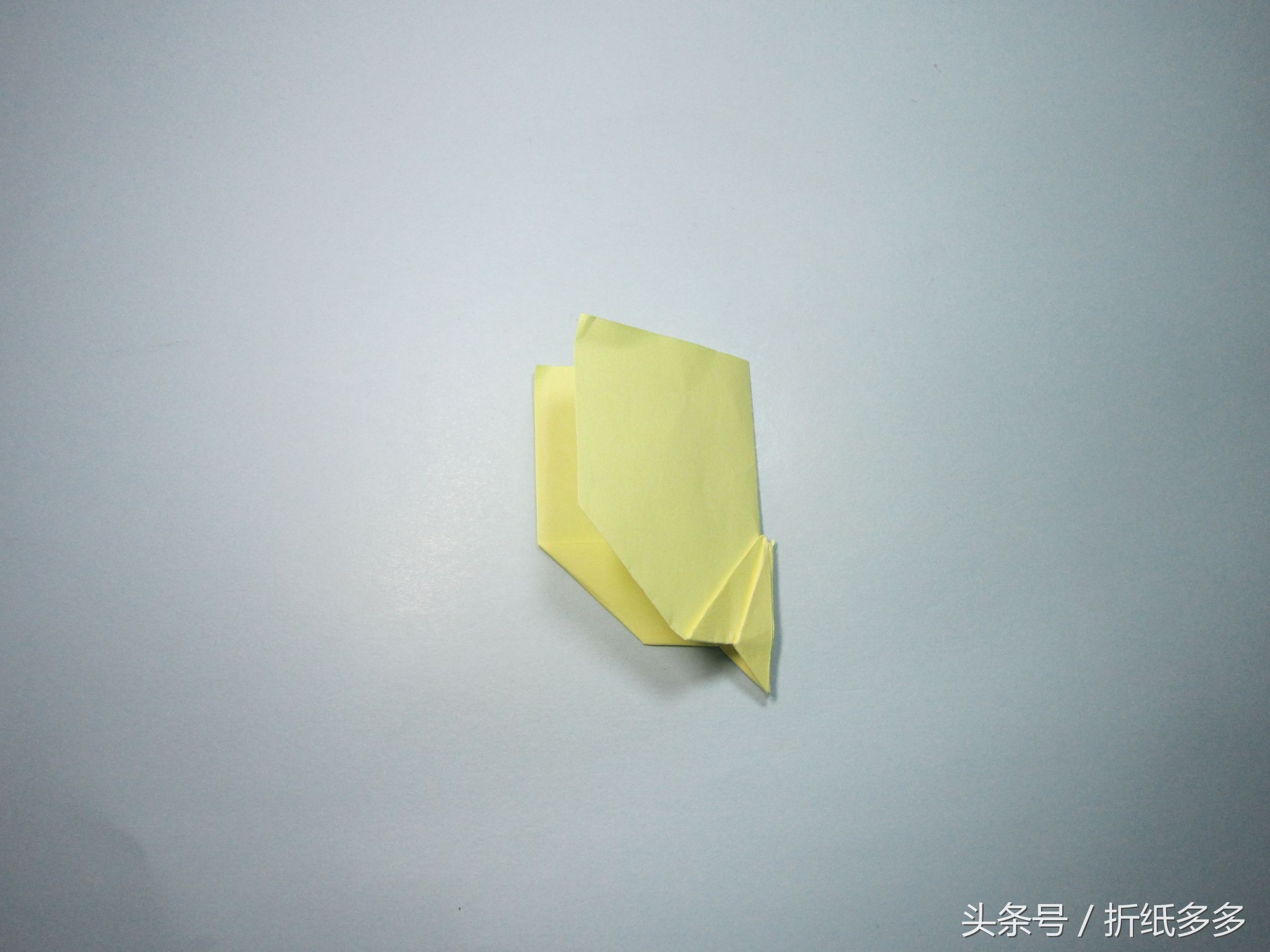 折纸飞得久的飞机步骤图解 2分钟学会简单的纸飞机折纸教程