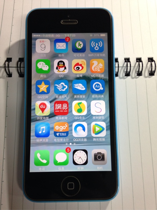 三百塊入手iPhone 5c，想不到這款塑膠手機(jī)上的長相這般之高！