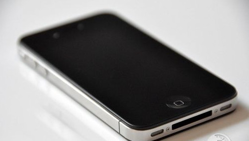 苹果手机将设计全玻璃外壳重回iPhone 4时代