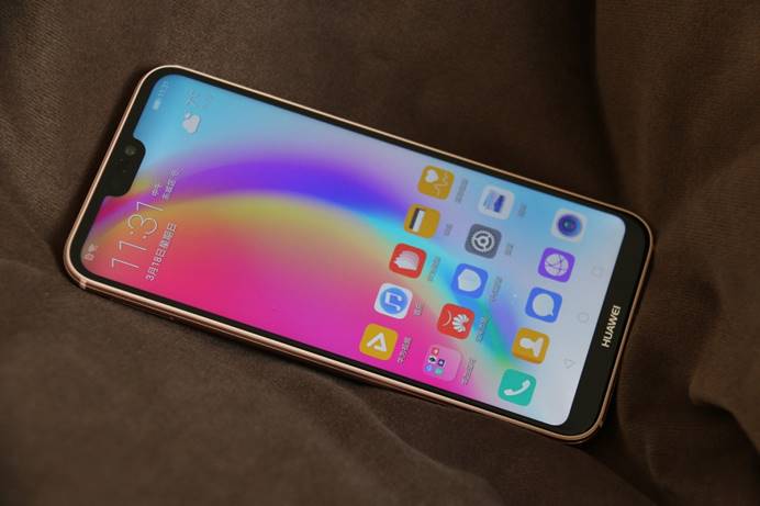 HUAWEI nova 3e测评：2400万前摄 爱长相更爱颜值爆表