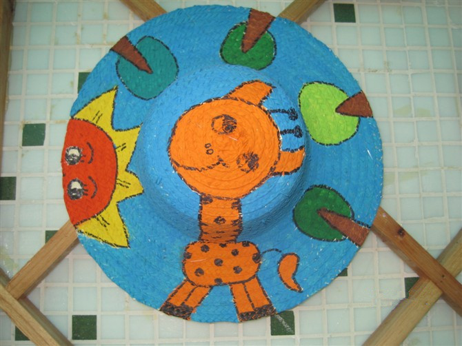 幼儿园夏季环创之彩绘草帽