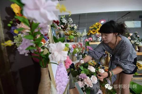 一张纸在这个邯郸姑娘手里玩出了“花样”!