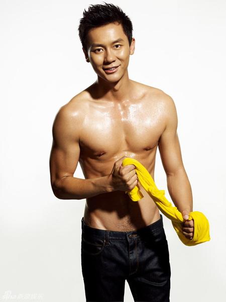 彭于晏颜值对比郭富城 另类时尚 露出腹肌 郭富城 彭于晏逆天 但最帅还是他 酷生活网